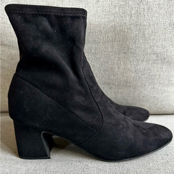Black Womens block heel booties - Picture 3 of 3